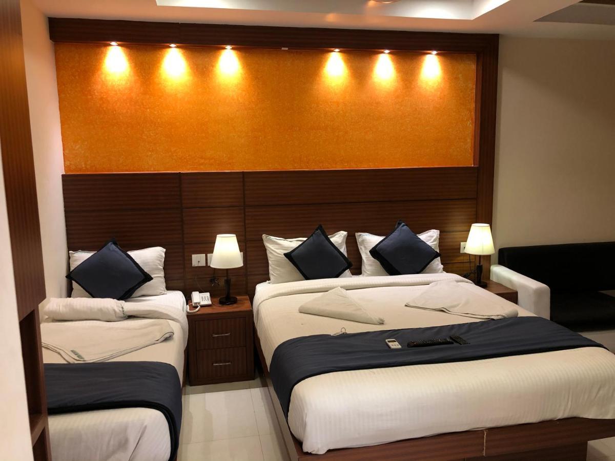 Hotel Spark Residency チェンナイ エクステリア 写真